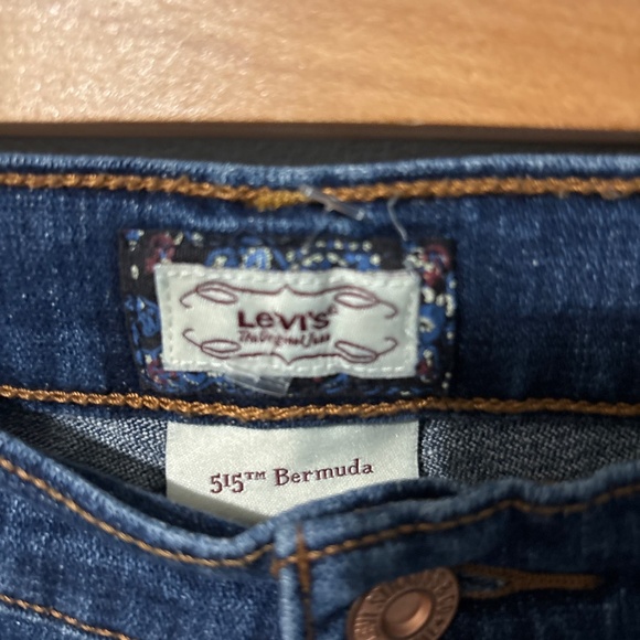 Levi’s shorts women’s size 8 blue 515 Bermuda cuffed 100% cotton - Picture 3 of 7